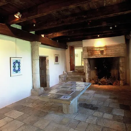 Chateau De Cirq Lapopie Saint-Cirq-Lapopie